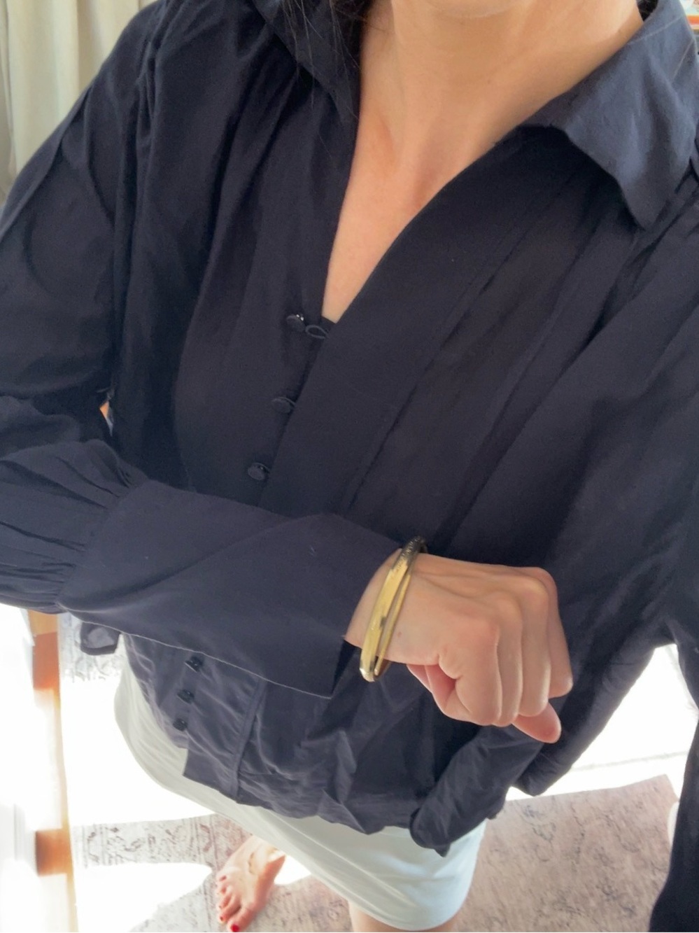 Ann Taylor navy flowy blouse ! NWT! - size small